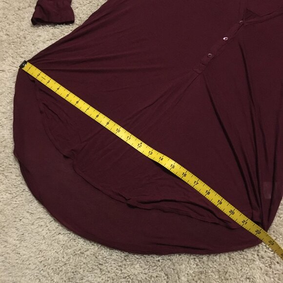 Babaton Dark Cherry Long Sleeve 1/4 Button Down Rayon Drop Hem Top - Picture 13 of 15
